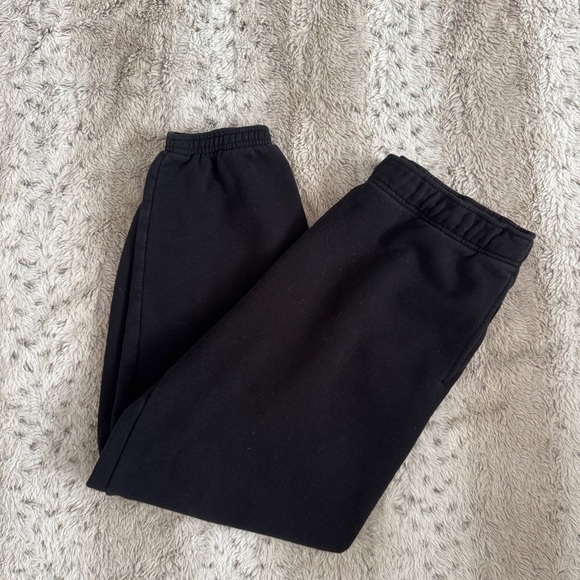 TNA Pants - TNA Aritzia Classic Black Sweatpants